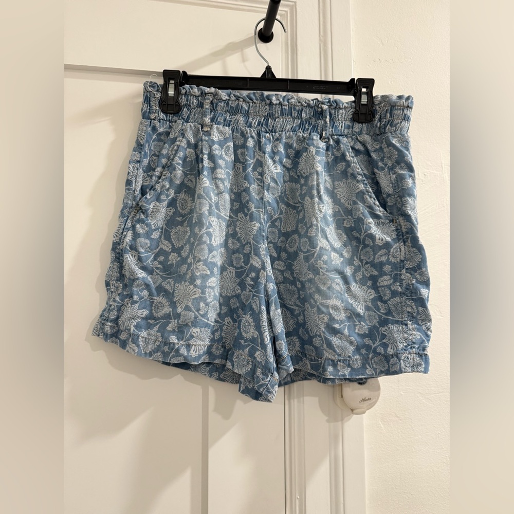 Knox Rose blue high waisted comfy shorts w/ filigree pattern (missing belt)